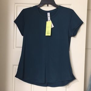 ✨ 2 for $12 ✨ NWT moisture wicking T-shirt